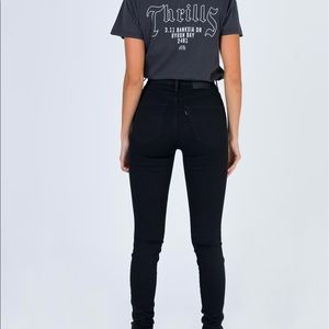 Levi’s Jeans high waist (Make me an Offer) 🙂